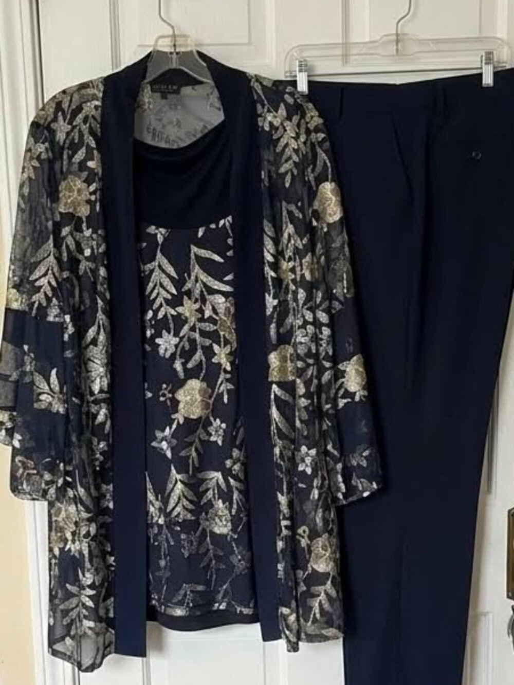 Laura Plus 2-Piece Navy Floral Mesh Pantsuit NWOT Size 20 #261 - Picture 1 of 2